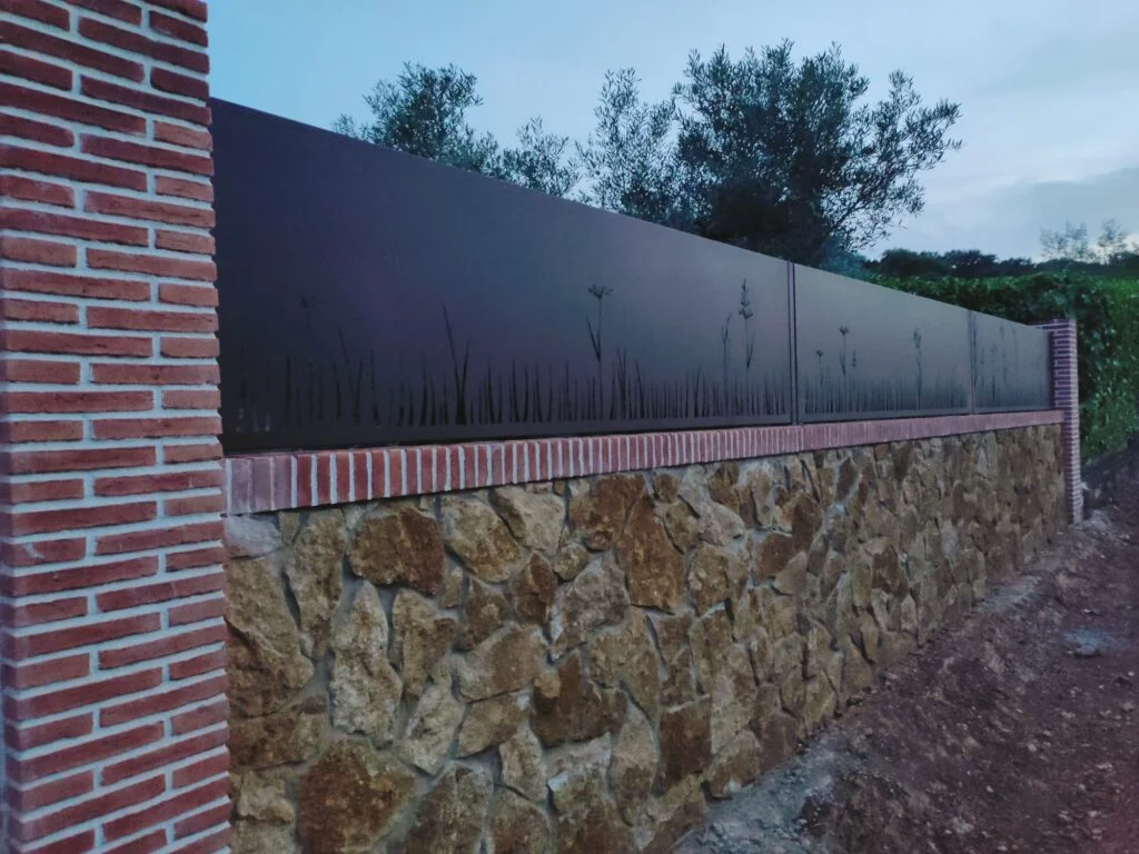 Valla de diseño Valla metálica en corte laser