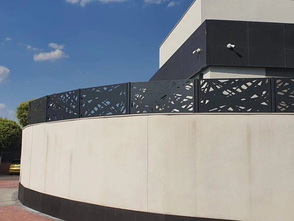 Valla de diseño Valla metálica en corte laser