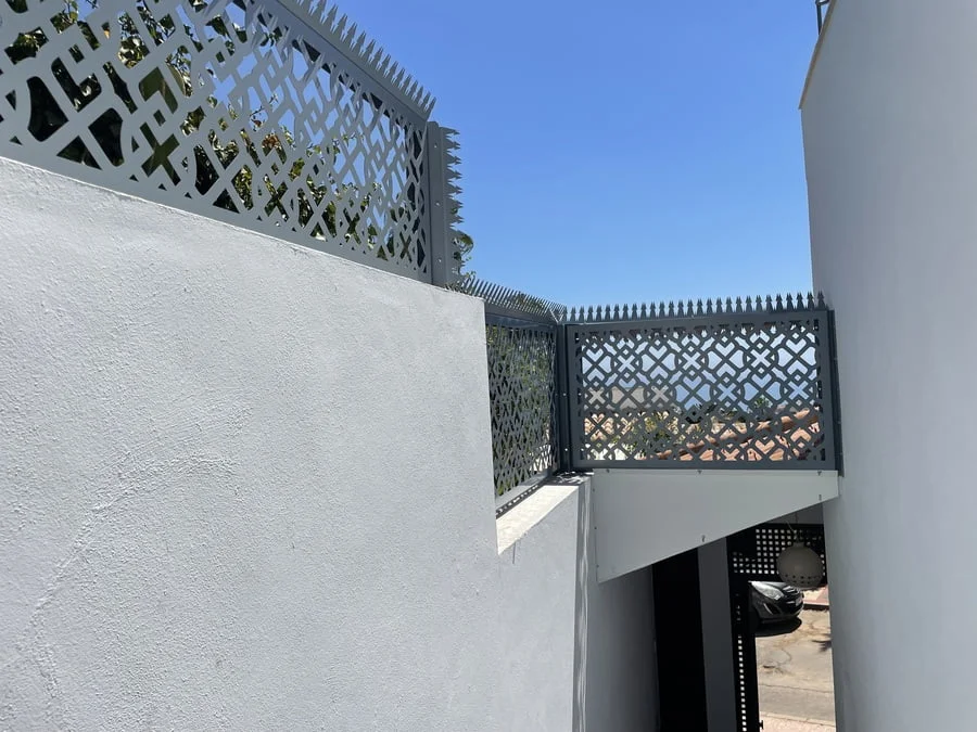 Valla de diseño Valla metálica en corte laser