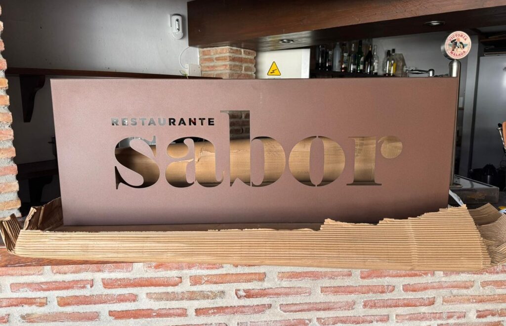 carteleria restaurante letrero corte laser